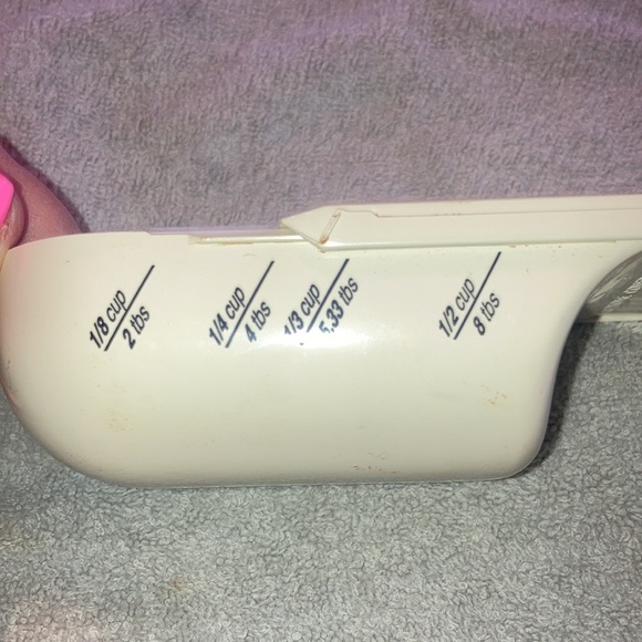 - A pampered chef plastic measuring cup 1/2 to 1/8 cup - Picture 2 of 3